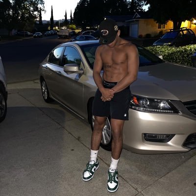 Jst33zy17's profile picture. 