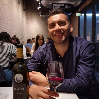 avasquezca's profile picture. 