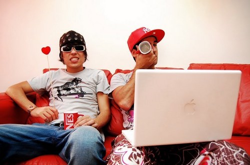 Se vc quer saber o que o #RafaCanta e #MamaoPensa ?FOLLOW ME 
DONA:@VemSerMeusBoys / Since:15.07.11
VEJA OS TWEETS FAVORITOS!