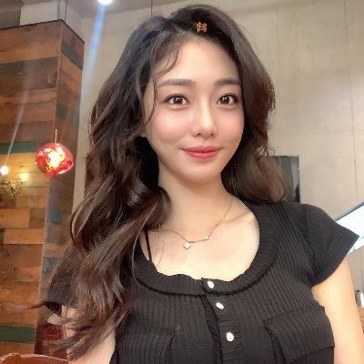YangLinda16's profile picture. I used to love my old Twitter account, then everyone from work found me. This is my new account.