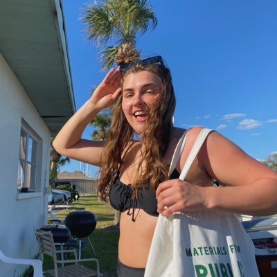 m_clairepowell's profile picture. 