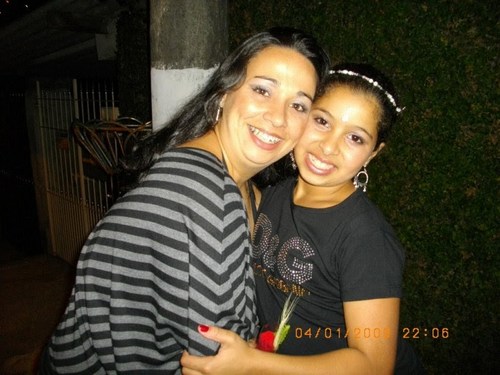 Então invadindo aqui é best da Gaby ela é uma menina linda,meiga,santista,nasceu no mês 04...........
Afinal eu amo ela. @_soppih segui em!?!