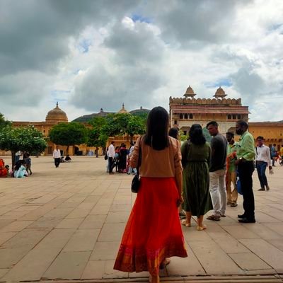 coherentmind's profile picture. 🇮🇳🤷‍♀️😏💃🌸🐕🌺🐈