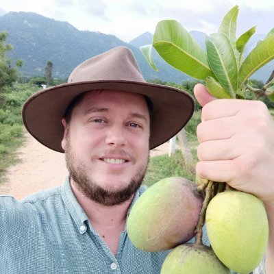 Postdoc @westsyduhie studying stingless bees, bumble bees and honey bees as wild and managed pollinators. Also, how to prepare mango for climate change.