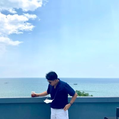 FilmChem's profile picture. เรียนป.เอกและเป็นนางแบกที่ชอบบ่นการเมือง ถ้ารำคาญอัลฟอลได้เลย III ❤️