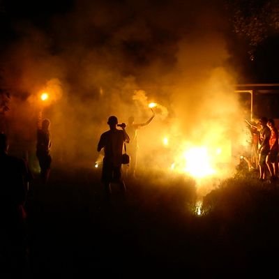 Fan piłki⚽️ Wielbiciel stadionowej gietej🌭 i zimnego piwska🍺 pitego na wojażach po Polsce📢. Kibic Korony🟡🔴 i Manchesteru United🔴🔴. Gardzę politykami🤮