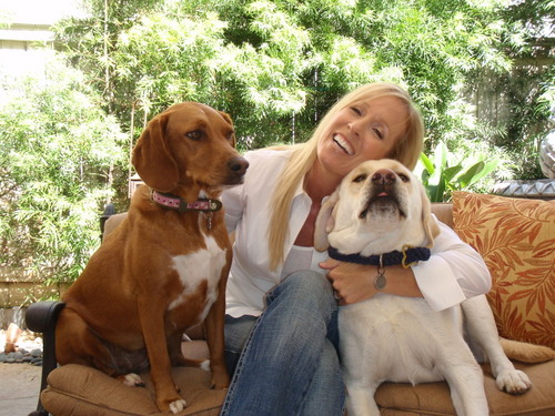Family Owned & Operated. MADE IN U.S.A. WE BAKE our ALL natural & healthy PET TREATS! Dogs&Cats LOVE SALMON PAWS!
***Zoey & Hudson, giv'em 2 PAWS UP!***