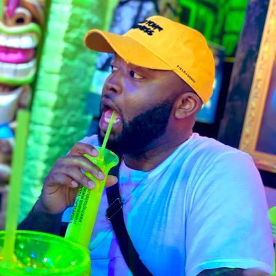 Mr_Qlean's profile picture. I’m RΩΩting for Everybody Black⚡️ #HoldHighTheTorch 🗣ENTP-T 👨🏾‍🏫🐍 ✈️