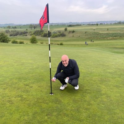 Liverpool Fan, Dad of 3, Golfer. 25 years in Financial Services. Bald.