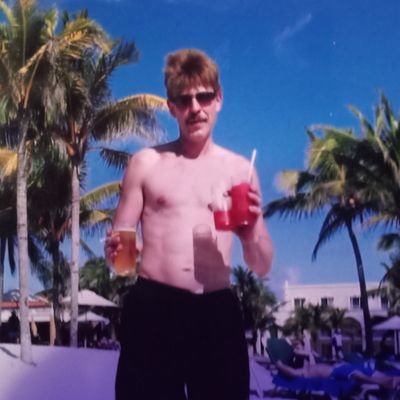 MAGA Patriot Quest for Truth & Honesty. Better Foods & Healthcare. Heirloom Gardening U are what you Eat . Sinner Christian Lover of Light Tropical islands