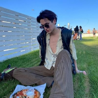 lilhuddy_babe's profile picture. 𝖆𝖕𝖊𝖓𝖆𝖘 𝖚𝖒𝖆 𝖋𝖆̃ 𝖉𝖔 𝖛𝖆𝖒𝖕𝖎𝖗𝖎𝖓𝖍𝖔 𝖉𝖔 𝖘𝖊́𝖈𝖚𝖑𝖔 𝖃𝖃𝕴