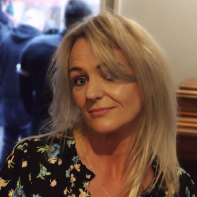 batgirlkw7's profile picture. 