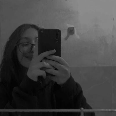 Its_ssillla's profile picture. I literally have no idea who I am