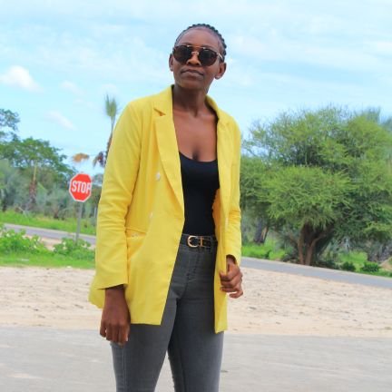 Strong💪 and capable, God fearing 🙏🏻
mother of girls 🥰