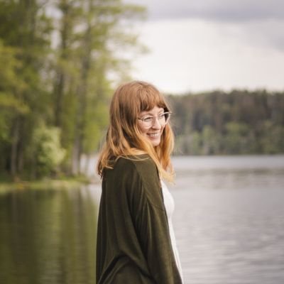🌿Coach for creatives who want to find their paths, create their projects and build creative lives - with calm.
✍️Swedish writer