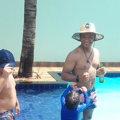 V1n1BJJ's profile picture. O mundo compra ao meu favor