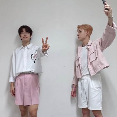 xe/xem ∙ tweet @seungcentric with a rating/tag for a random seung ship fic rec