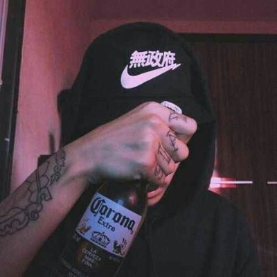 Th3Guit4rDud3's profile picture. 24