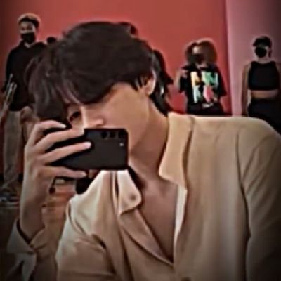 kthluvt's profile picture. taehyung addict. 
-
-
@bts_twt