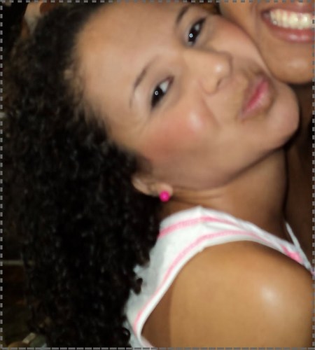 - aquele que sabe distinguir um sorriso verdadeiro, saberá que nem todo palhaço é feliz (: