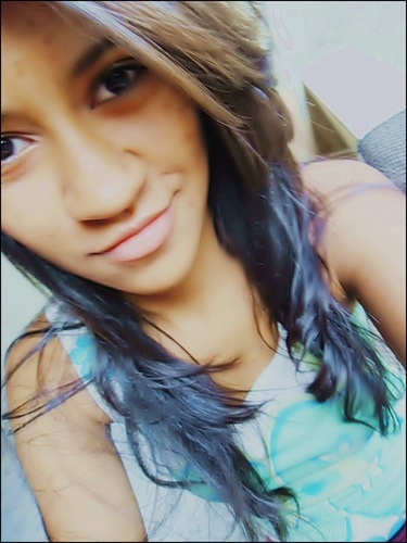 Uma pessoa bipolar, Legal e fresca. A típica garota que voce talvez gostaria de conhecer. Sólo la verdad, no? Contato: danye_alves_@hotmail.com