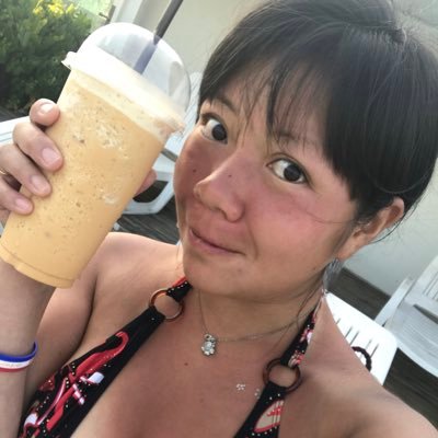 mikamiemi's profile picture. 現在普通に家族を失い天涯孤独の大家投資家OL 17歳から撮影会スカパー出演。趣味と特技はタイ語（喋るの✖︎翻訳可）とタイ料理（クロック3個有）とにかくタイ！料理、翻訳依頼大歓迎！渡航歴50回以上ビーチ&BKKLOVE♫1日中ぼっちで散歩して過ごす一人旅LOVER。SMAP6人皆私の生きる糧、96年古参組。アニオタ（腐）