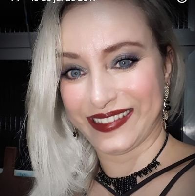 DborahDias13's profile picture. Bom humor é sempre bem vindo😉