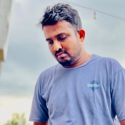 shreekole's profile picture. जनसेवेपायी काया झिजवावी, घाव सोसुनिया मने रिझवावी....