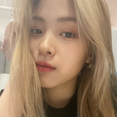 #YEJI: Aristotle sunbaenim, please give us strength. | itzy, girl groups, and kdramas ♡ ia most of the time 🩺📚