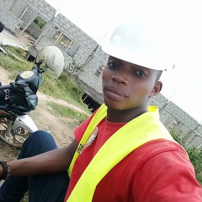 BenjaminYoboue's profile picture. Technicien supérieur en bâtiment diplômé de l'école spéciale du Bâtiment et des Travaux Publics (ESBTP)