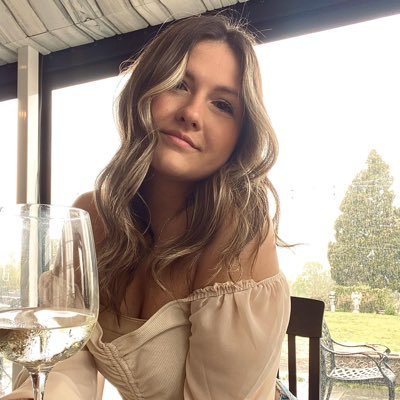 JohannaFuerstxo's profile picture. C.T.’15💖 CDA🦷 LONG ISLAND🌊