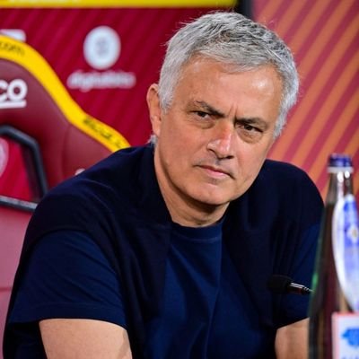 Economist🗺 | Former Head Coach, NESA Unilag⚽🏅| Chelsea 💯| Lover of Dogs| Mourinista|