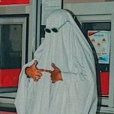 ‏فى جحيم تحت جلدى وانت ايديك باردين