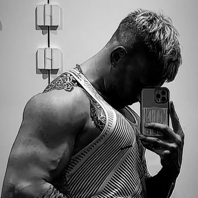 antoinemx25's profile picture. Insta 📸: antoine_rvt / bodybuilding 💪🏻/ C💍