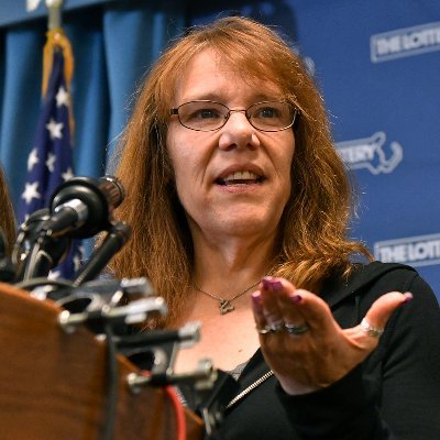 MavisWa02875774's profile picture. I’m Mavis wanczyk the mega winner of $758 million I’m here to donate