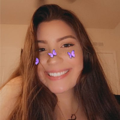 carleneyyy's profile picture. 