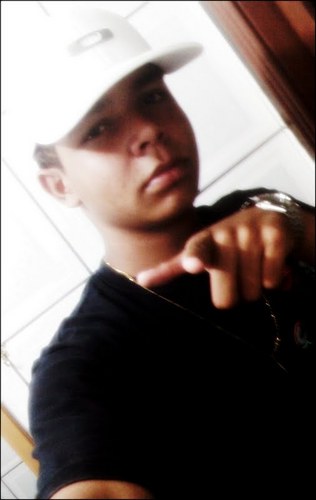 nu mundão de hj em dia vc vale oq tem , mais si nao tiver humildade ai tu não é niguem !