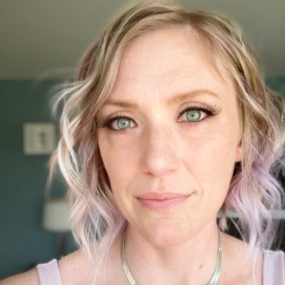 sarawest737's profile picture. 