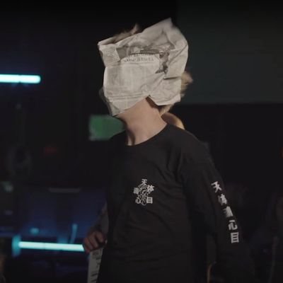 Catador de tronar los dedos y temblar las piernas
Genshin Player
/Stan Rabis