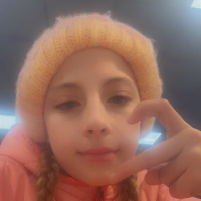 Hello!! I’m 12 My Name Is Aubry I Love My BFF Kamya My Cat Mj Art Writing And Roblox And TikTok Follow Me!!!! Aubryannatraenkl9