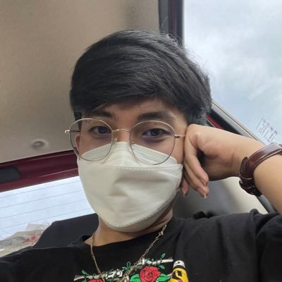 erobyron's profile picture. yuh