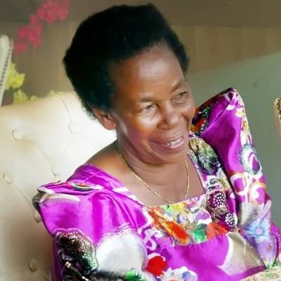 buwuletabula's profile picture. Legal Officer ⚖ and  Arsenal is Bae⚽️