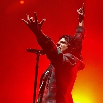 stan_blockb's profile picture. 콥이 💛// homo plate // any pronouns // ISFP // 6w5 // 月蜂 🌙