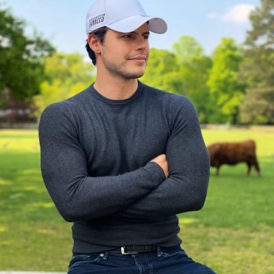 AndreaVitiello1's profile picture. La vita a volte sembra il disegno di un pazzo