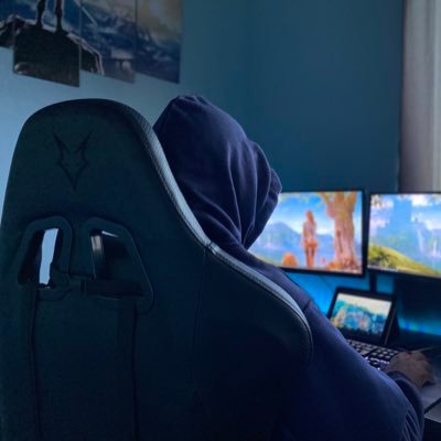 emersonjsouzza's profile picture. Full stack developer 👨🏾‍💻