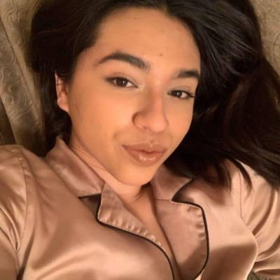 I’m available for meetups and I get paid for meetup service. I also sell nudes at affordable prices. If you’re interested hit me up on snap 👻jess_be5