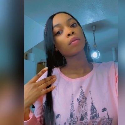 simikay22's profile picture. 