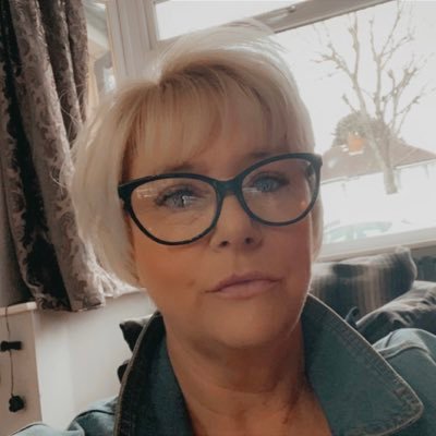 Loopyliz66's profile picture. 