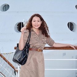 Mom. GenX. Liberal.
Passions: Writing, Decorating, Styling.
Into: Biz, Books, Films, Music, Fashion, Art, History, Psych, Philo, Pinoy Pop, Bayan.