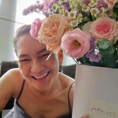 smvshpatriarchy's profile picture. women bloodied but unbowed